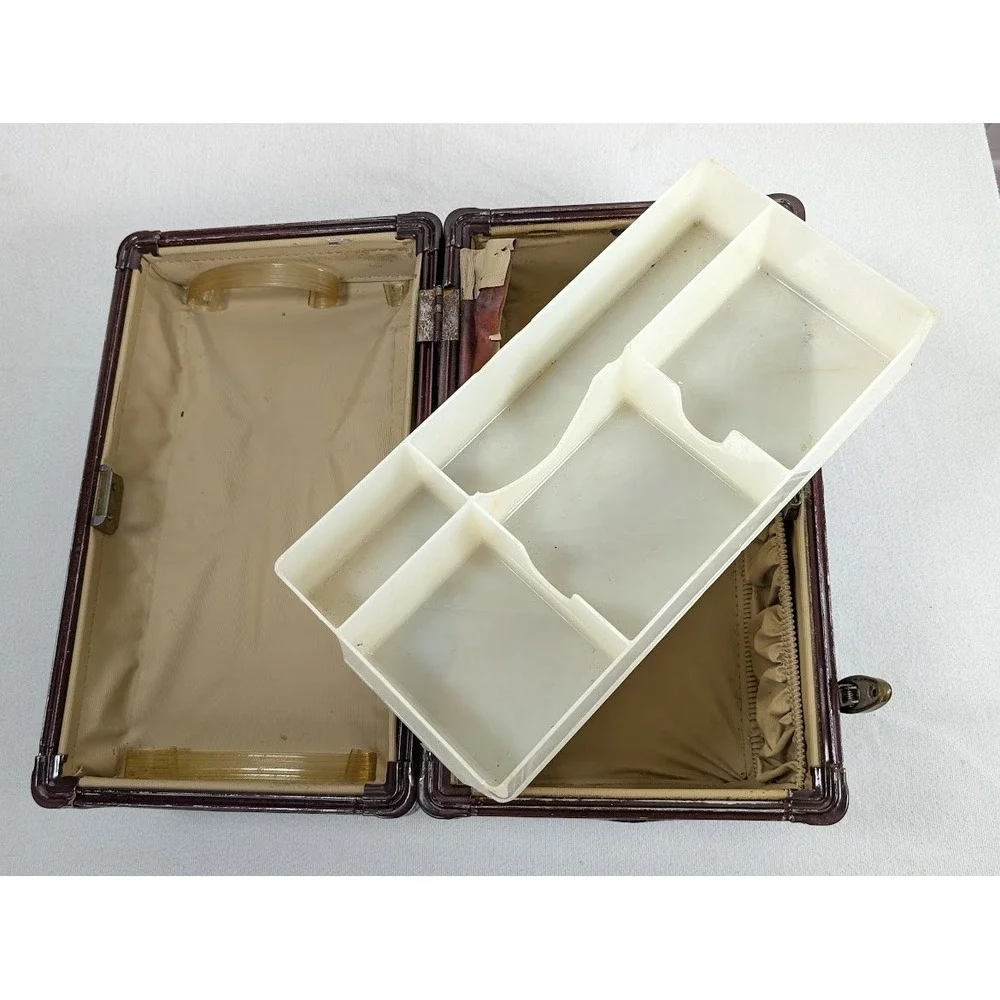 Vintage Samsonite Shwayder Bros Train Case Faux Alligator Embossed Style 4112
